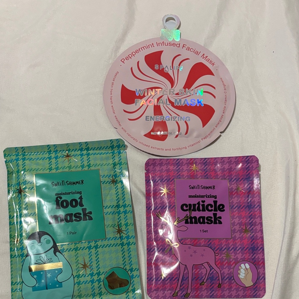 💕NWT! Facial, Foot, and Cuticle Masks Set